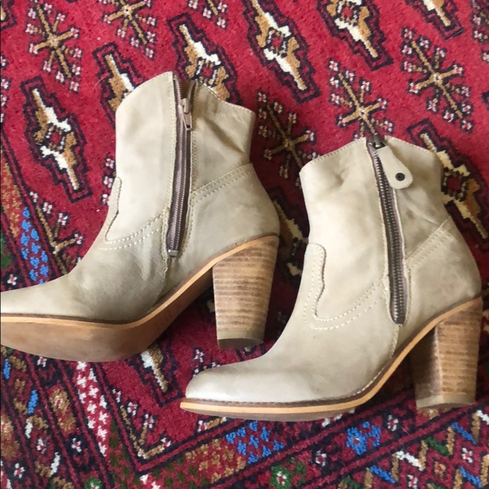 Steve Madden side zip booties